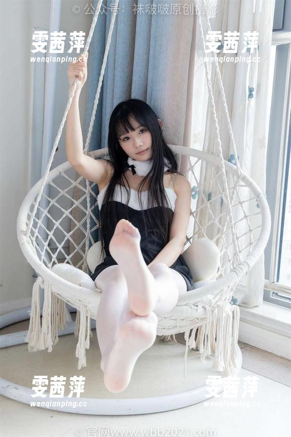 BoBoSocks袜啵啵 - 小沫与那双红色匡威板鞋的激烈对话合集，等你来翻牌子