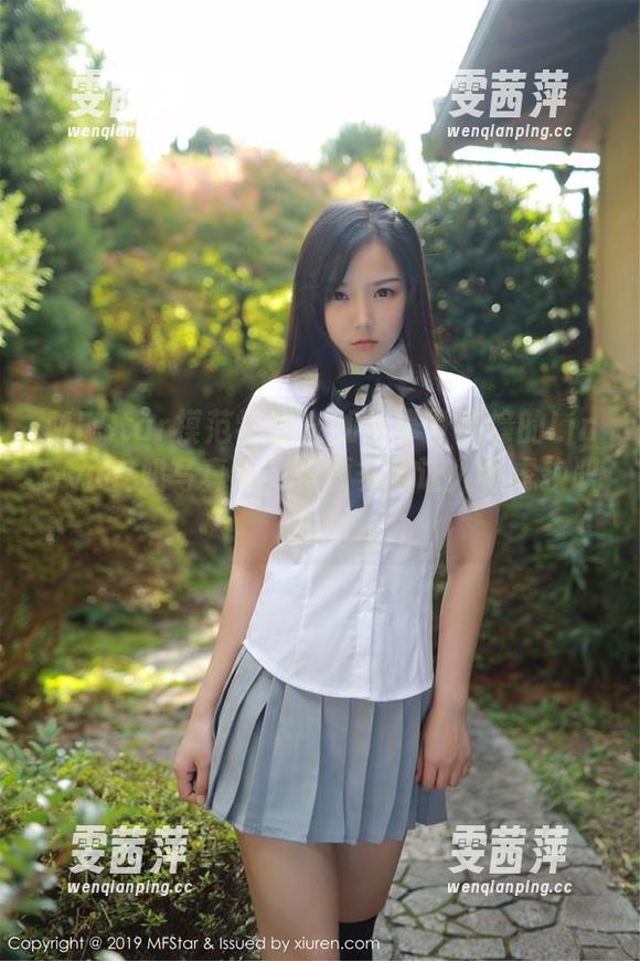 MFStar模范学院 - 如同攀登高峰的Lingyu空姐写真集，资源多得让人考虑换职业！