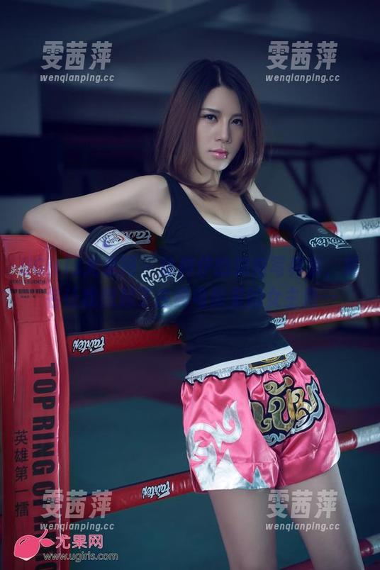 UGirls尤果网 - 徐梓伊的旗袍写真集，莫名让我想起了古典电影里的女主角…