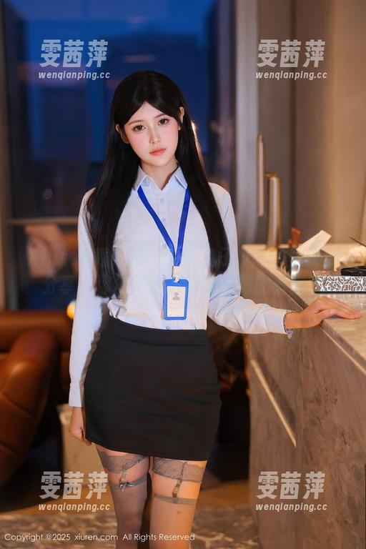 Xiuren秀人网 - 关于兔子NINA美脚的分享，你信不信右脚跟左脚比好看？