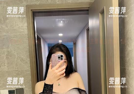 微密圈 - 不爱笑的赛琳护士的最新分享，主要看白大褂，副业是消毒…哈，有点意思！