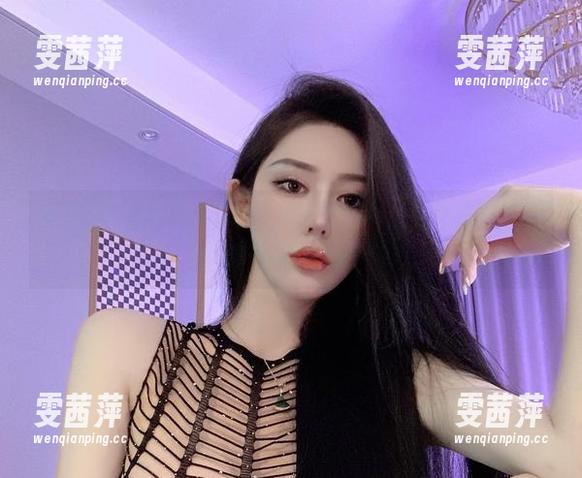 微密圈 - JK风服下的不爱笑的赛琳：原图精选，稍微有点嘿嘿嘿