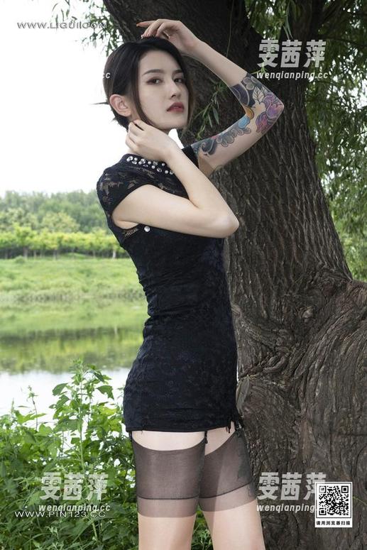 丽柜 - “菲菲在线美图，秀出那双长腿”——恨不得立马变身奔跑下的焦虑。