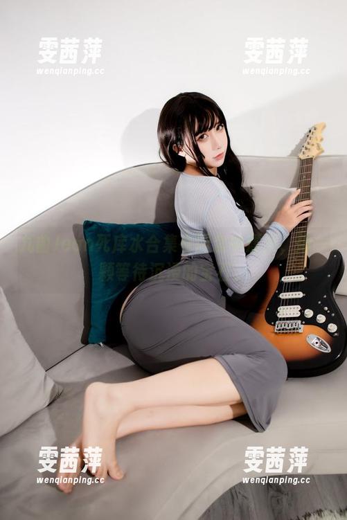 九曲Jean死库水合集在网盘中漂浮，像一颗等待沉浸的宝石。