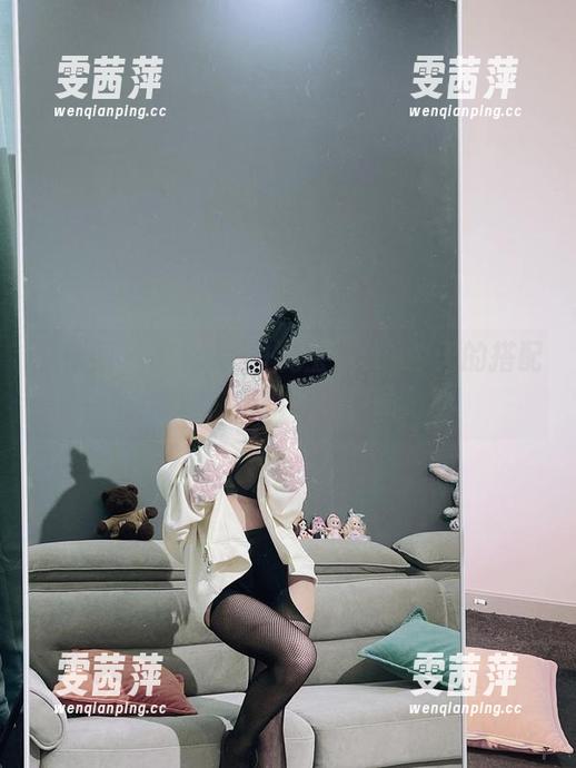 微密圈 - 黑色大衣+兔宝妮to=今天的搭配成就，快戳看这作品。
