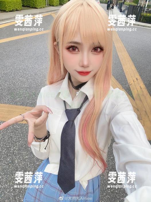 大肉丸Amiee校服合集：每天都想在教室里偷瞄！