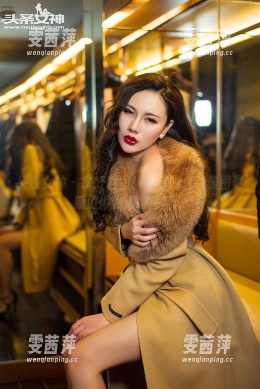 头条女神 - 拿好截图！尹菲的白色美图更新值得你细细品味。