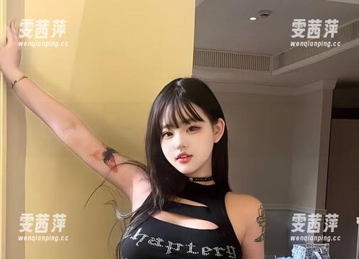 微密圈 - 小u优优子的套装如同魔法，下载了才能整个人都不一样！