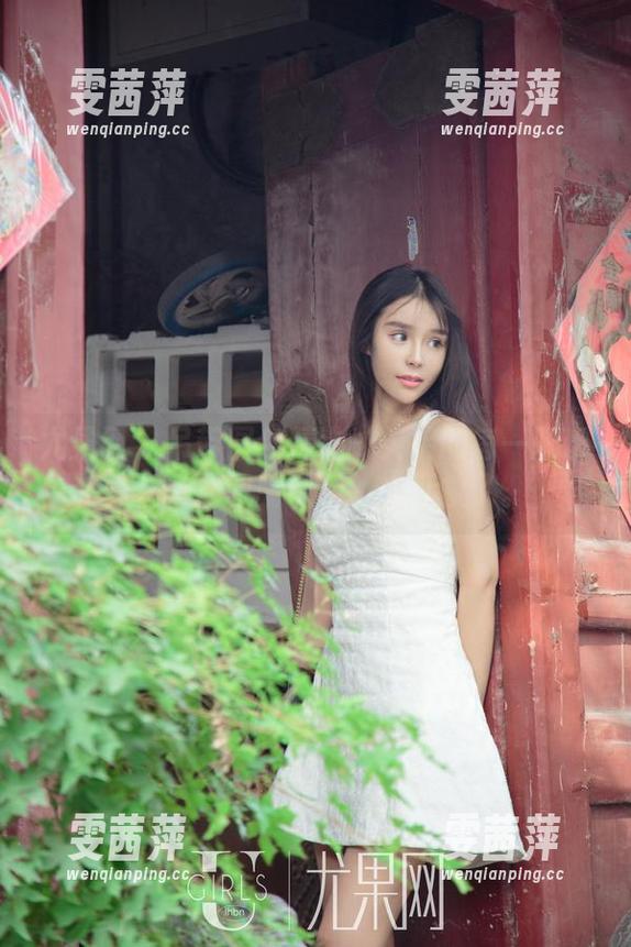 尤果网 - 吊带图包精选：笑笑的每一张都像是在用眼睛说话，太可救了。