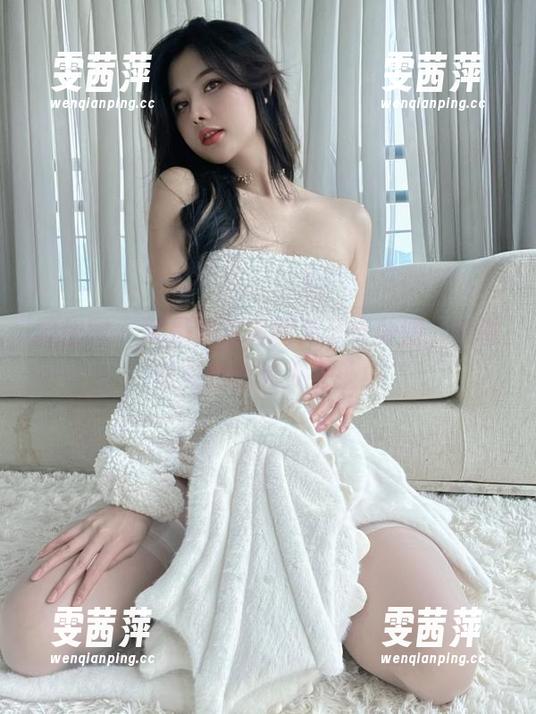 微密圈 - 就是阿朱啊的无圣光美图，懒散也有她的迷人之处！