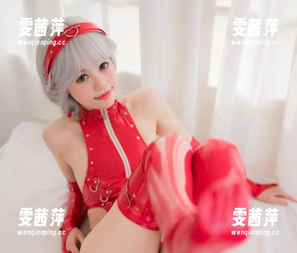 在线！星黛鹿鹿i的罩纱豹纹泳装，让人恨不得跳进去游一圈的原图。
