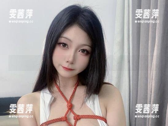 末夜787出游日：舰长柴郡泳装私拍片段