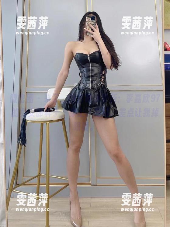微密圈 - 来了，图包最新更新：李嘉欣97的兔女郎样子，穿上了亮钻，差点让我掉眼镜。