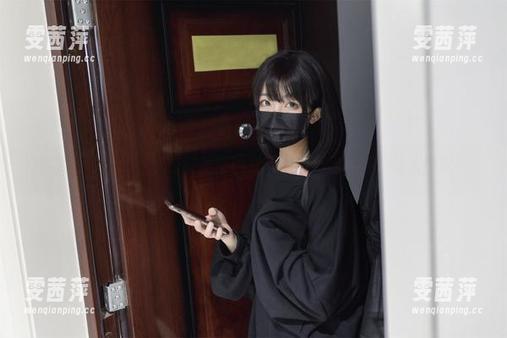 在礼服的光环下，杏仁曲奇的资源如同烟火绚烂，让人惊叹！