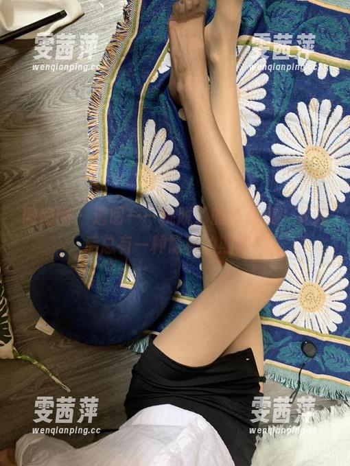 微密圈 - 透明——桃脱了的作品集，下载后总有一种隐秘的期待。