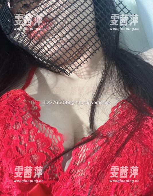 微密圈 - 画外音：楚楚不吃鱼的私拍美足，敢说没撩动你吗？