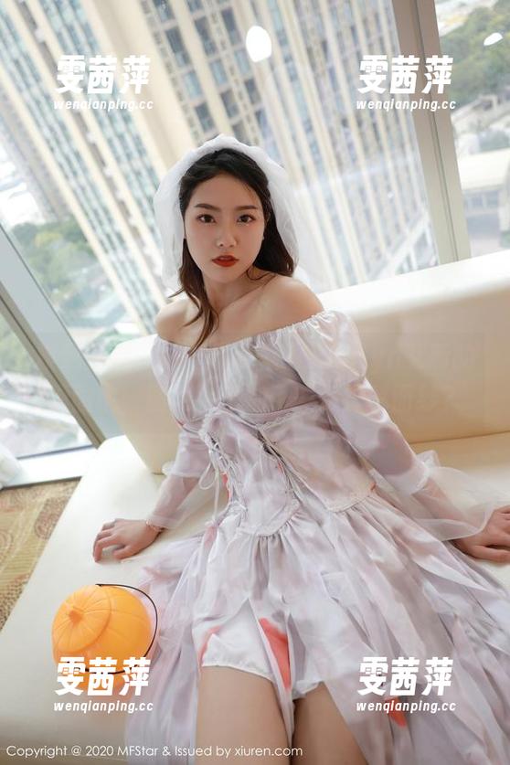 模范学院 - 白色的余烬在Evelyn艾莉的原图中，图册似乎加了一层神秘面纱？