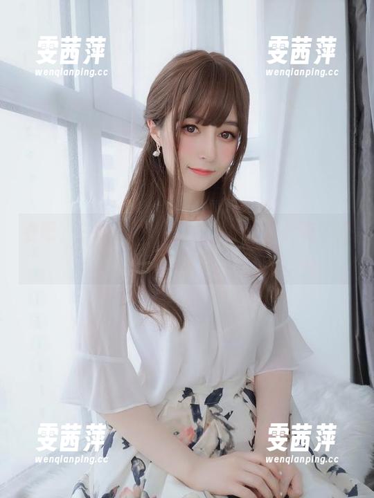 看吧，白银81又在自拍，这次居然有了点创意？