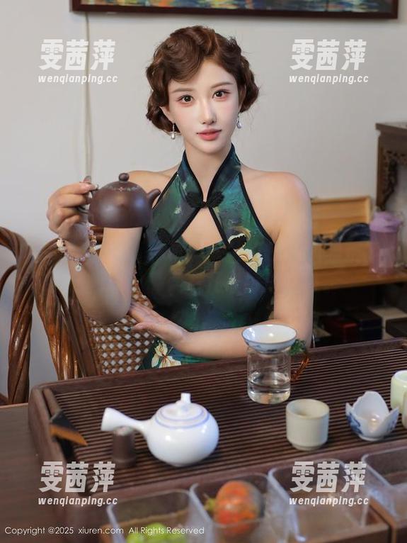 秀人网 - 高清杰作！卓芷伊EricA眼镜系列：戴上鼻梁，开启好奇之旅。