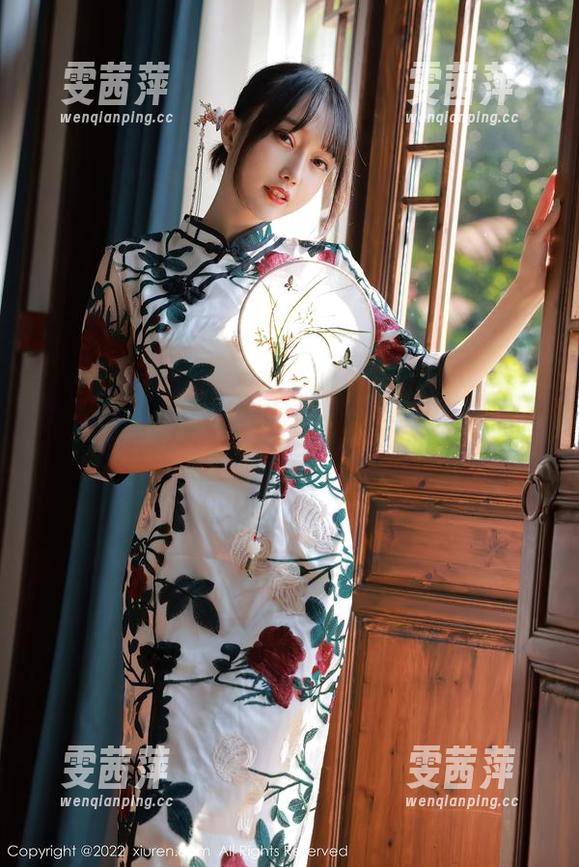 秀人网 - 抓拍真实的麦田：自拍图集里的种种小尴尬