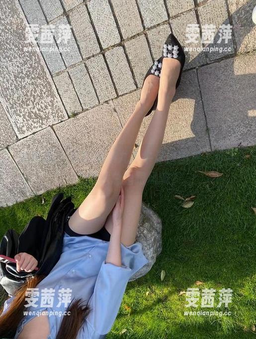 微密圈 - 看软妹小九九牛仔裤图包，你不觉得她总是跟风嘛？