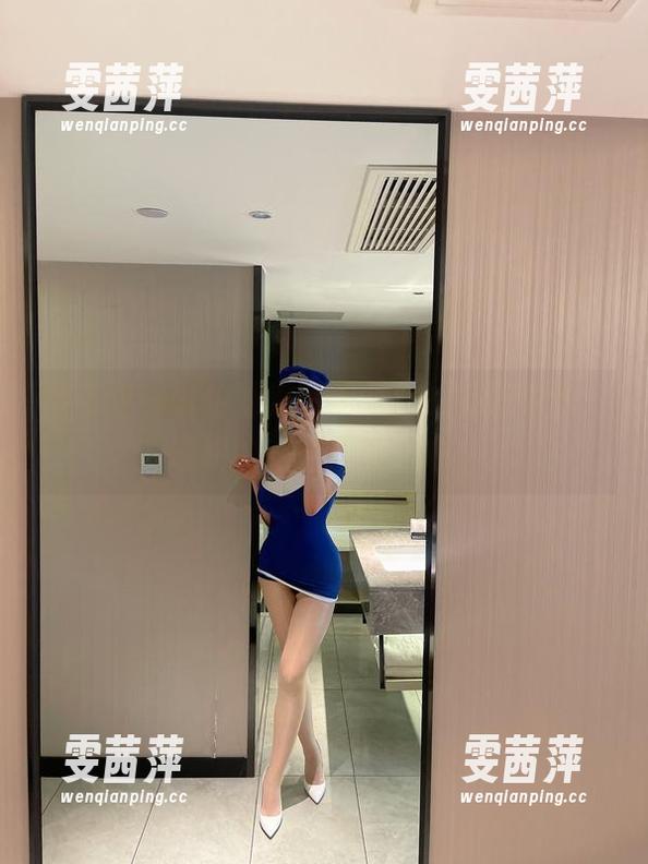 微密圈 - 雪怡妹纸一如既往的制服更新，谁织的？太会挑了吧！