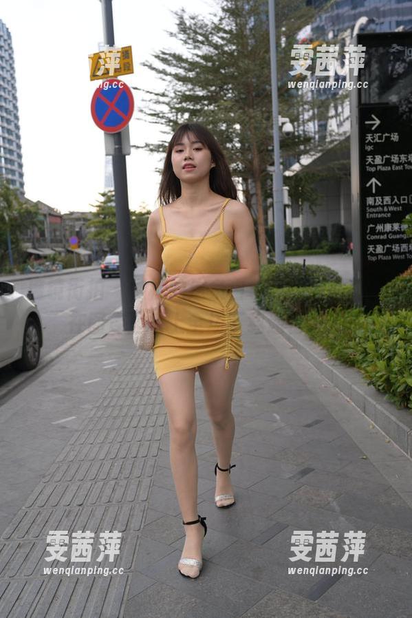 魔镜街拍 - 楼楼的这条白色连衣裙，真想在图库里搭上全场下载通行证。