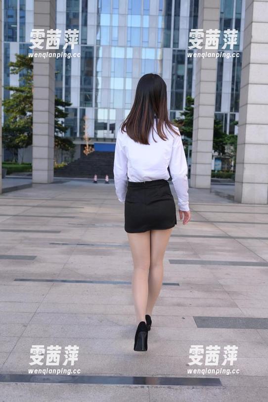 魔镜街拍合集要更新！小百褶裙美女，赶紧来打卡，免得手慢无！